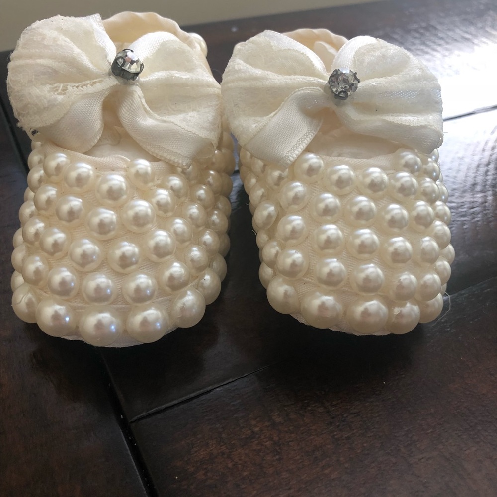 Baby pearl shoes - excellent for 1 year photos